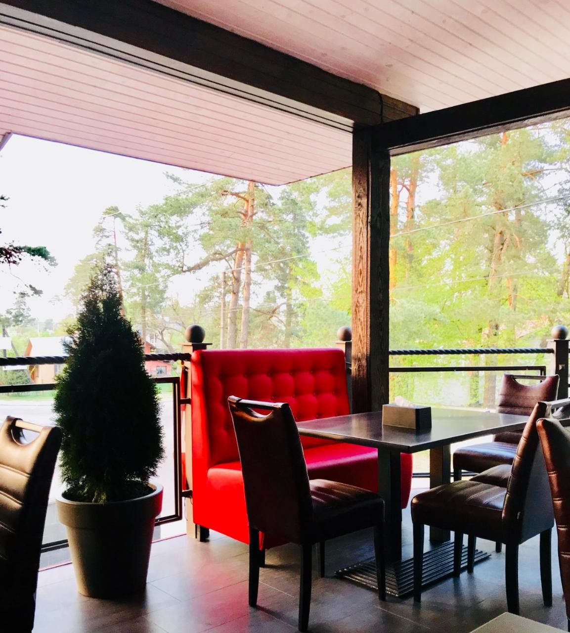Motozona Hotel Bryukhovychi Eksteriør billede
